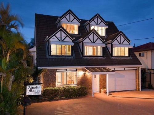 Rare Bed and Breakfast Property Offered For Sale in Redcliffe Queensland