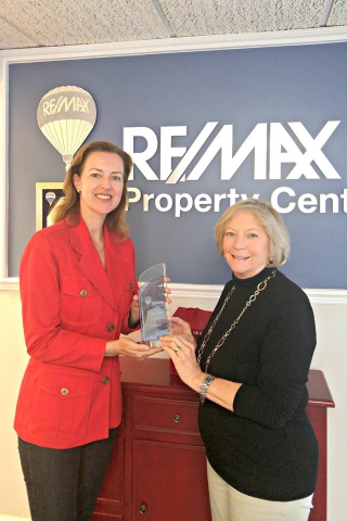 Karin Udolf of RE/MAX Property Centre takes Top Sales Agent Award again