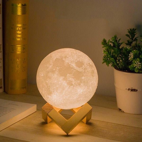 Lyghtt Creates Home Full Moon